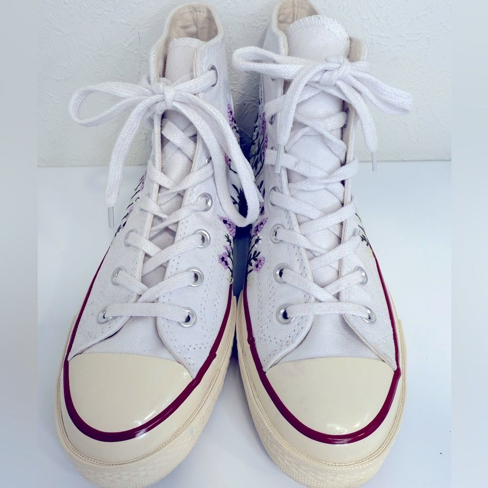 Converse Chuck Taylor High Top Lavender Embroidered Women’s 8.5 - Picture 7 of 10